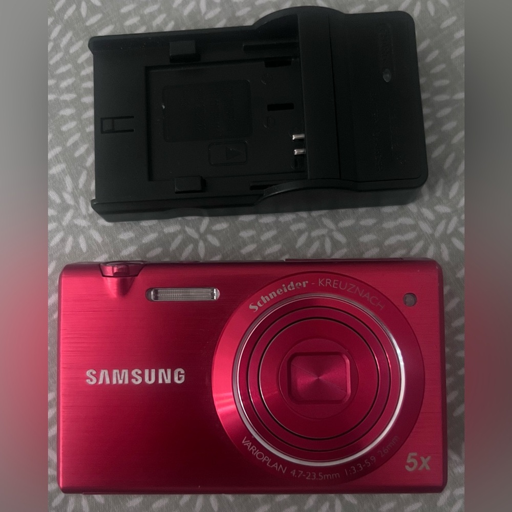 Samsung mv800 Digital Camera with 5x Zoom